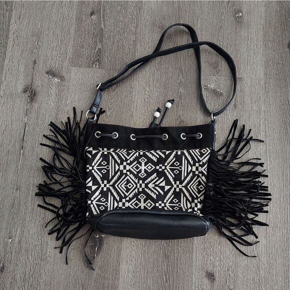 Union Bay Fringe Crossbody Bag Black & White Aztec Boho Fabric & Faux Leather - Picture 3 of 5